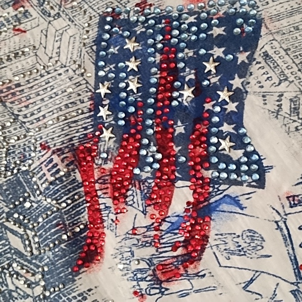 4/$18 NWOT Onque Casual Patriotic Tee - Picture 8 of 9